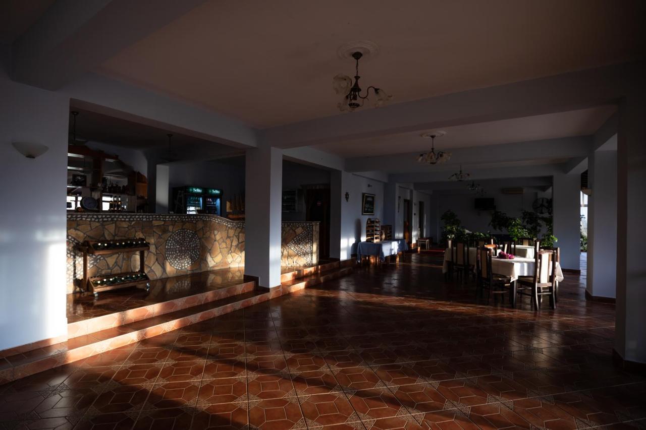 Hotel Panorama Himare Exterior photo