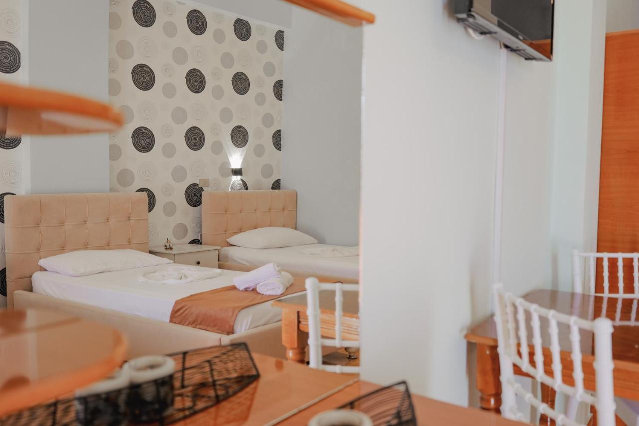 Hotel Panorama Himare Exterior photo
